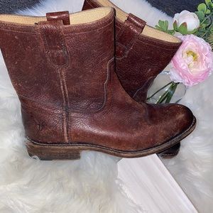 FRYE  boots, authentic size 6.5